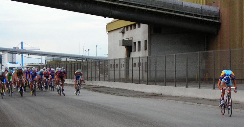 2011-08-05 20 GP Lorient Elite Encore une attaque.JPG